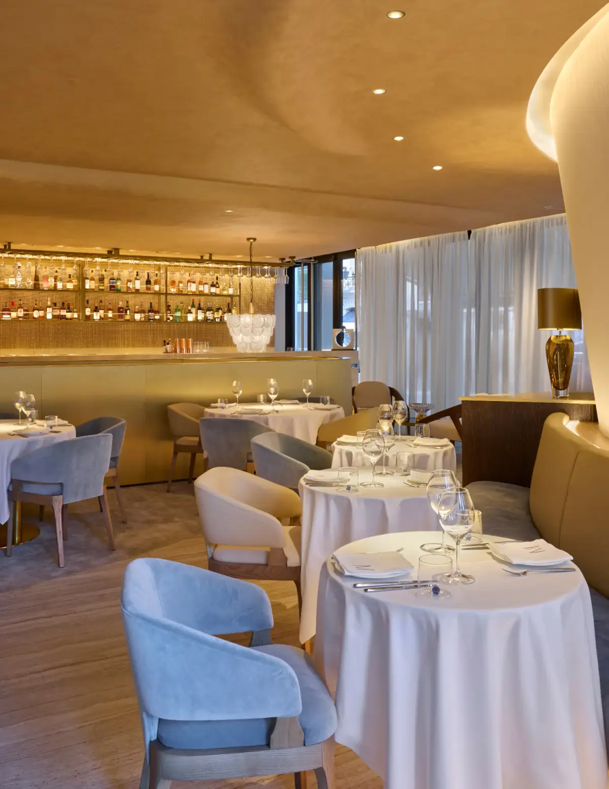 Mazarine restaurant interior