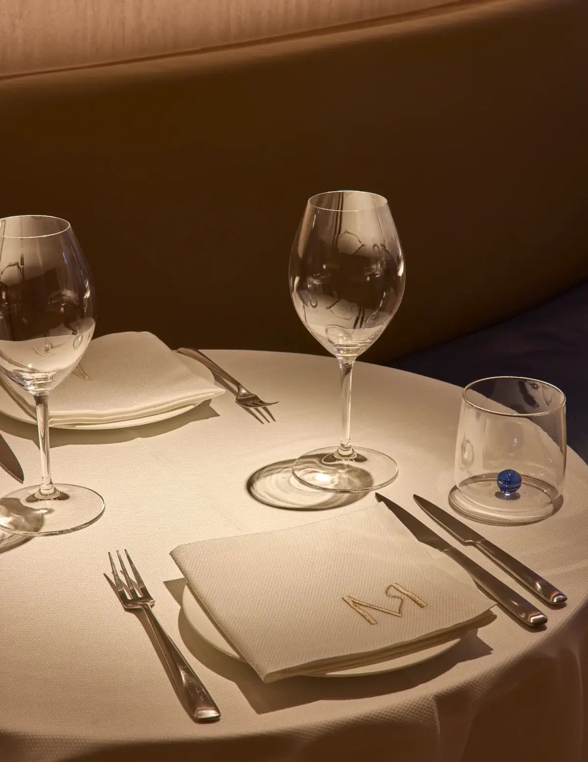 Mazarine table setting detail